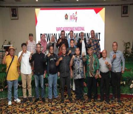 Foto bersama Dewan Kehormatan Persatuan Wartawan Indonesia (DK PWI). (Foto: Istimewa)